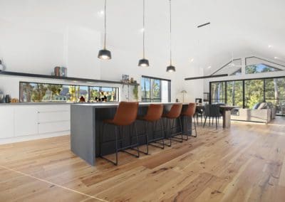 Polyurethane Kitchen with sharknose handles in Bundanoon