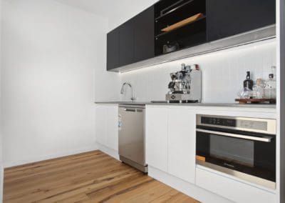 Polyurethane Kitchen with sharknose handles in Bundanoon