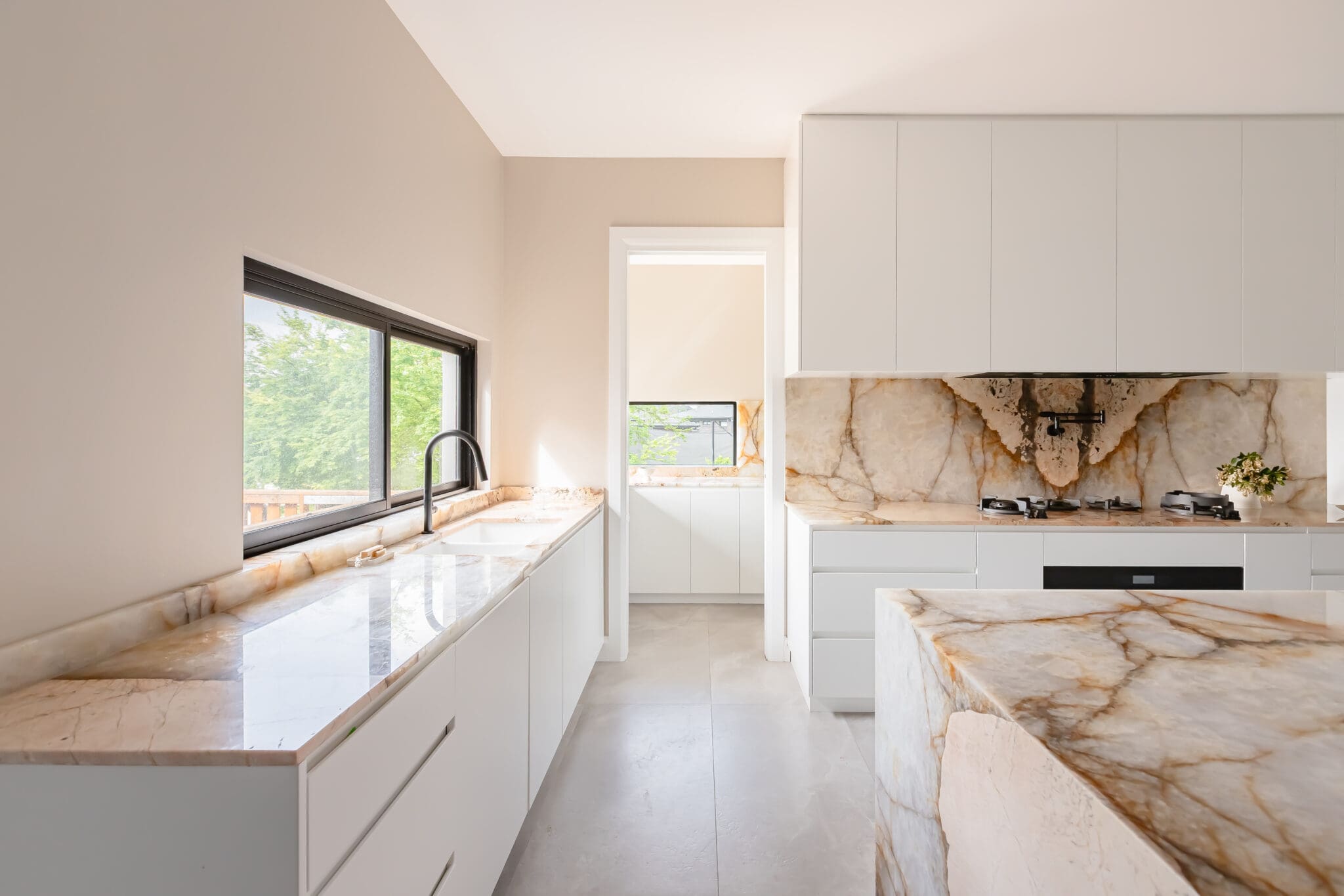 Burradoo Hampton Style Kitchen